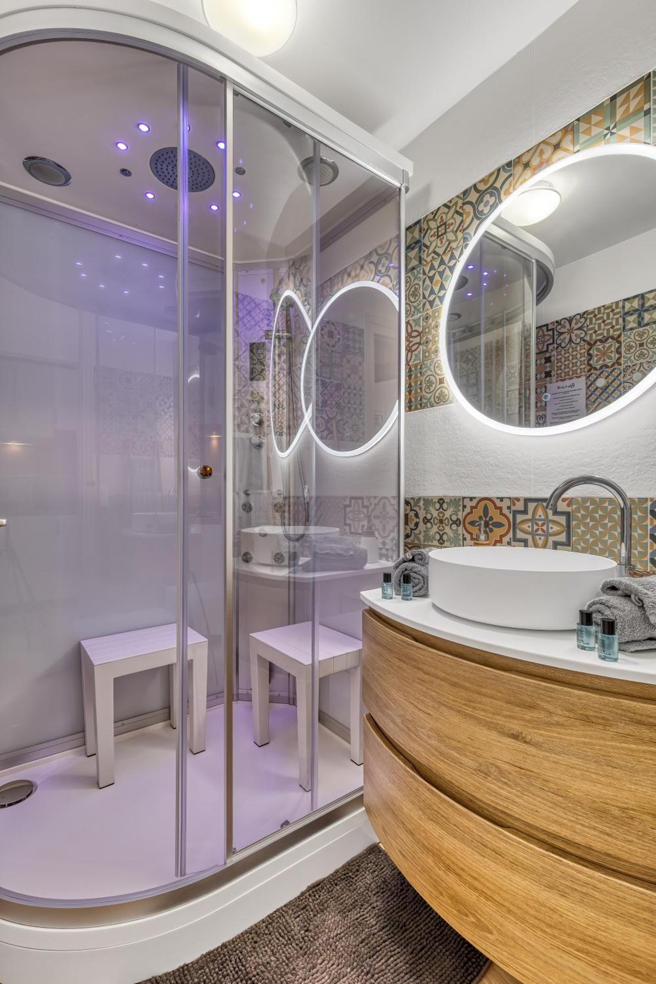 Victoria Spa, Au Coeur Du Centre-ville Hammam -wifi -grand Lit Double Queen Size 160x200cm Apartment