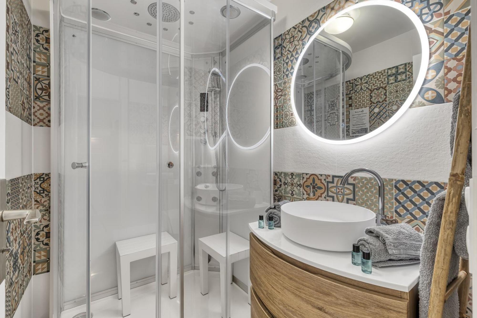 Victoria Spa, Au Coeur Du Centre-ville Hammam -wifi -grand Lit Double Queen Size 160x200cm Aix-les-Bains